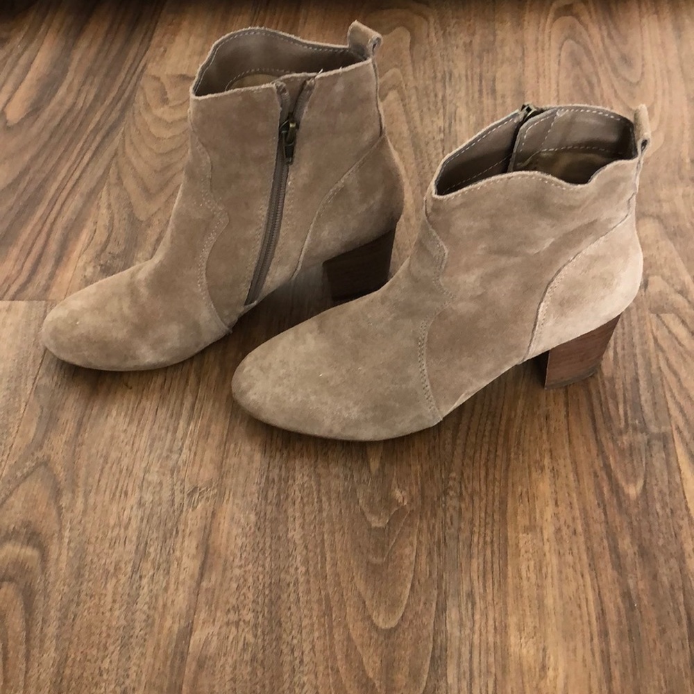 Steve Madden suede booties